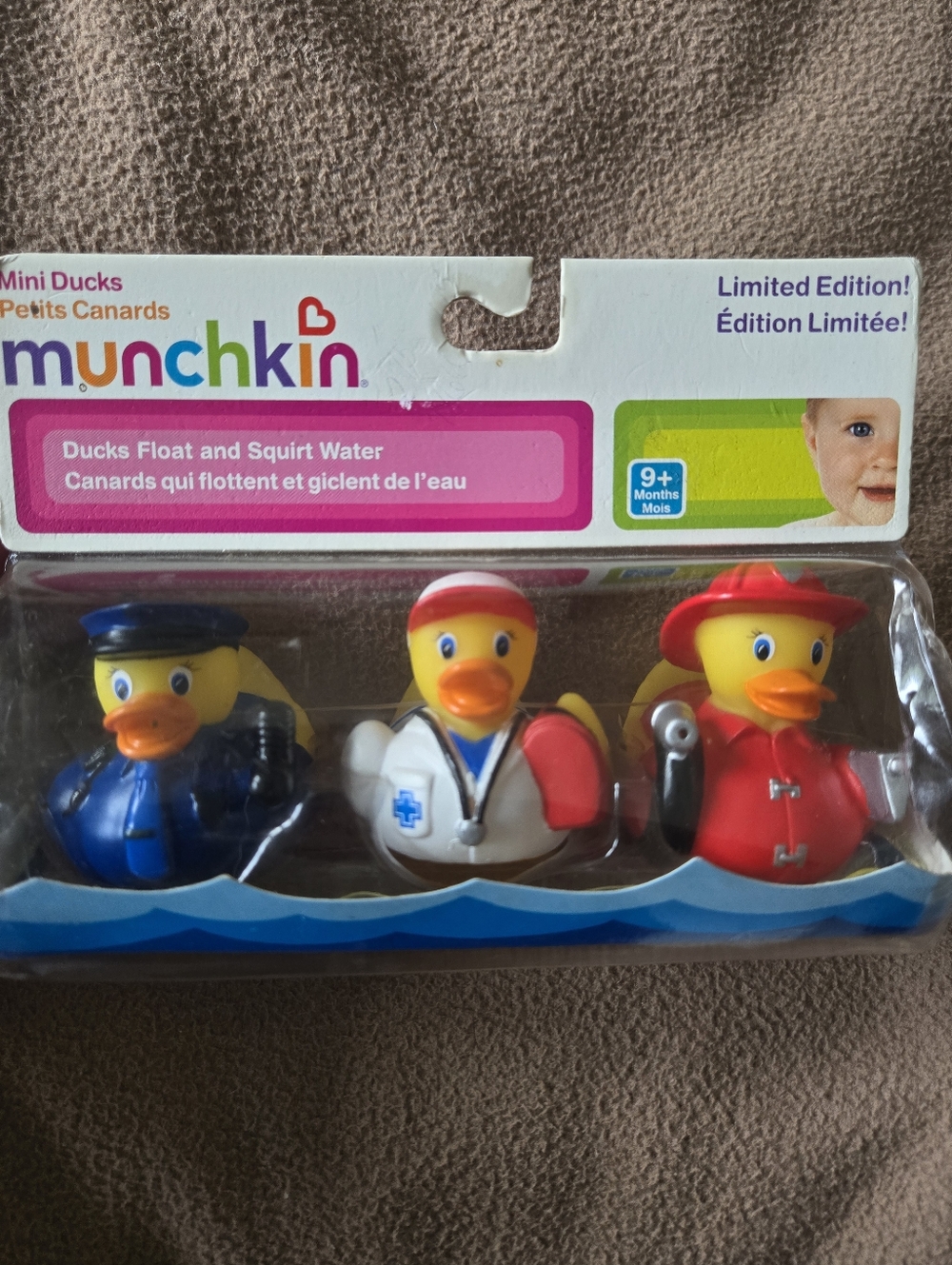Munchkin Limited Float & Squirt Water Rubber Duck Toy Police, Fireman, EMT  NiP
